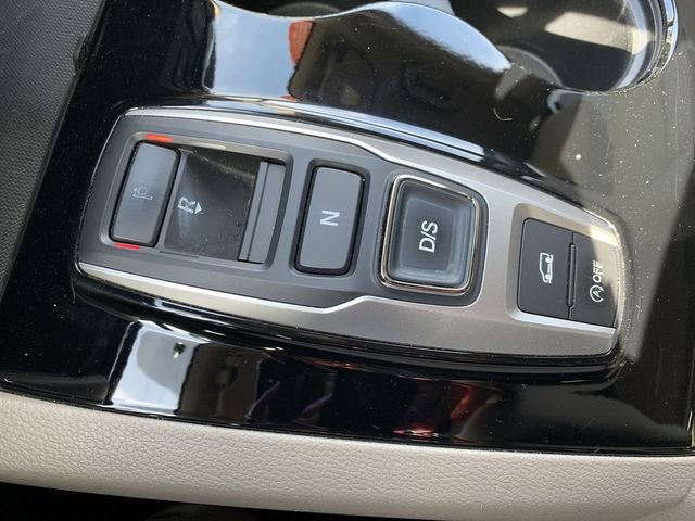 Used 2017 Honda Pilot Touring image 25