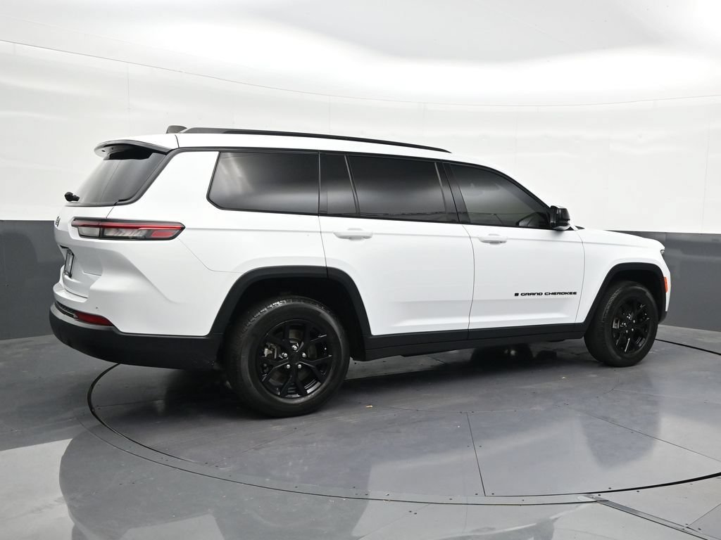 Used 2024 Jeep Grand Cherokee L Altitude AWD/4WD image 5