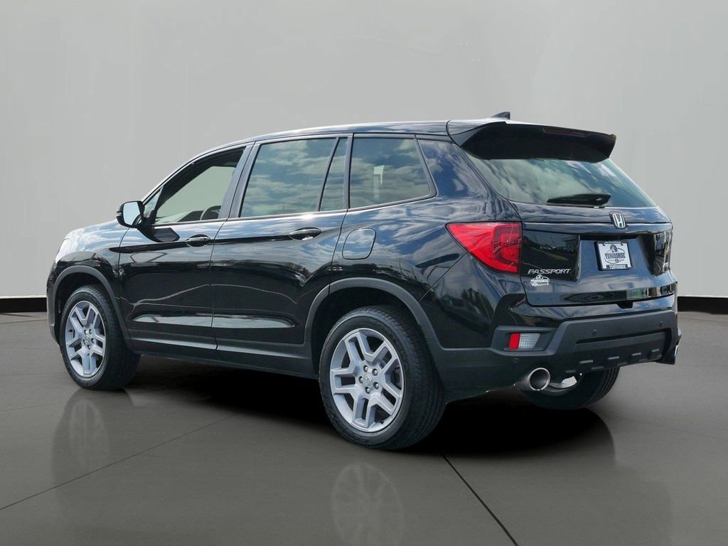 Used 2024 Honda Passport EX-L image 2