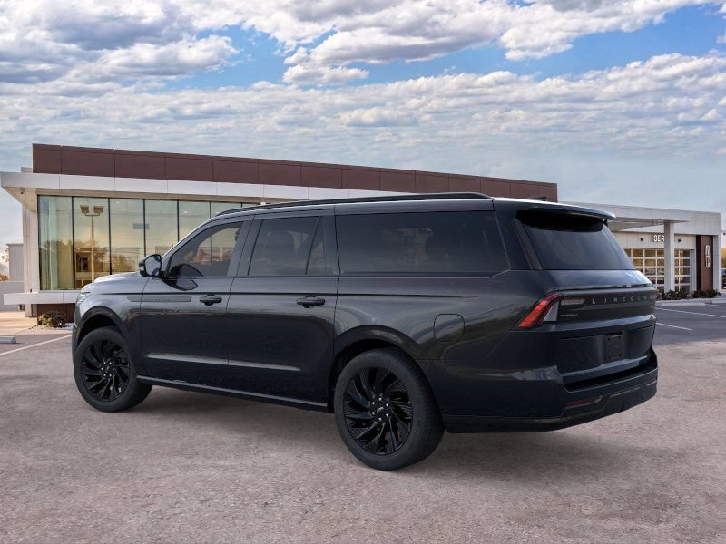 New 2026 Lincoln Navigator L Reserve w/ Jet Appearance Package AWD/4WD image 4