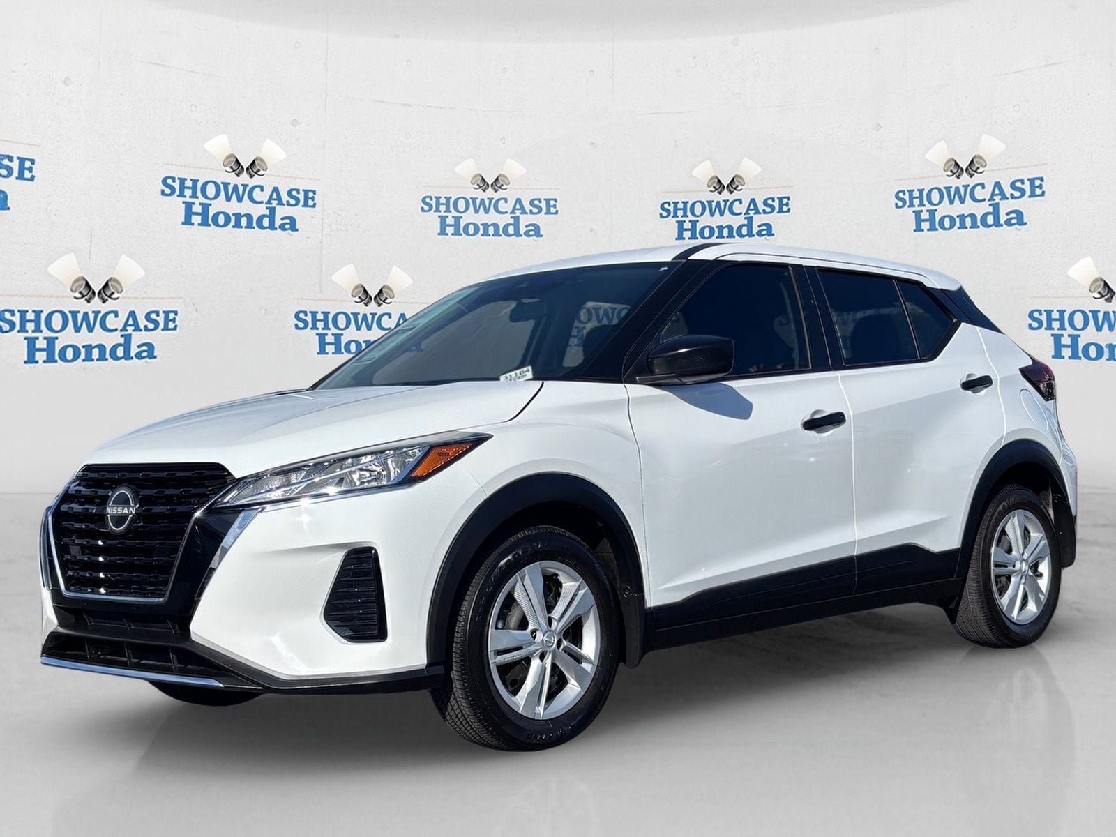 Used 2024 Nissan Kicks S FWD image 2