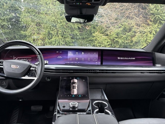 Used 2025 Cadillac Escalade Sport w/ Touring Package image 31