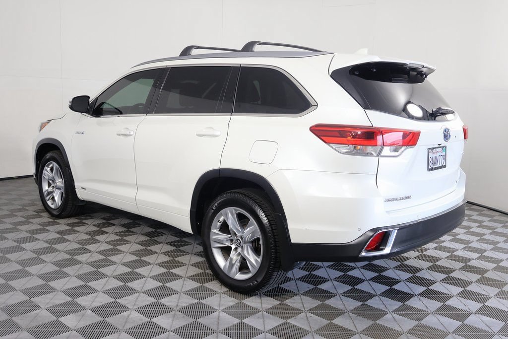 Used 2017 Toyota Highlander Limited w/ Carpet Mat Package AWD/4WD image 6