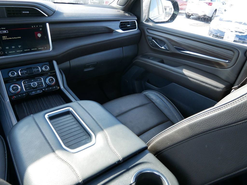 Used 2024 GMC Yukon Denali w/ Denali Reserve Package image 16