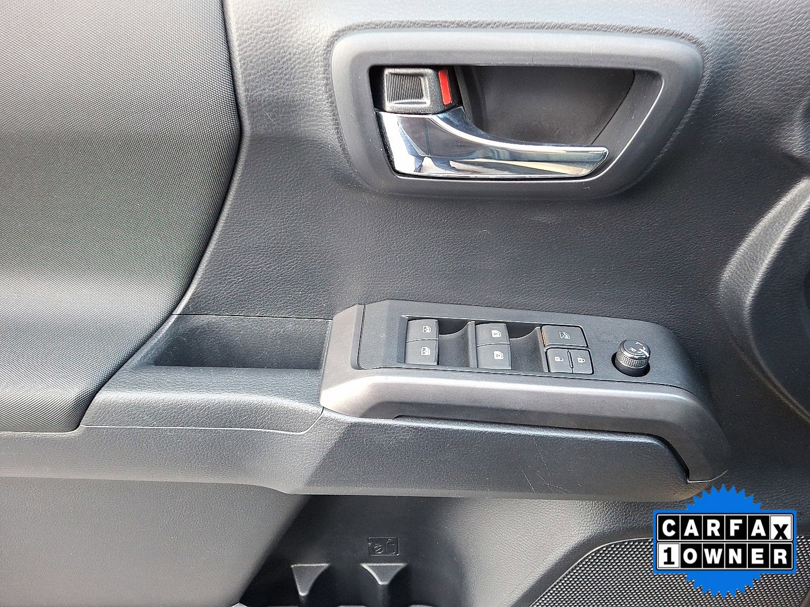 Used 2019 Toyota Tacoma TRD Sport image 19