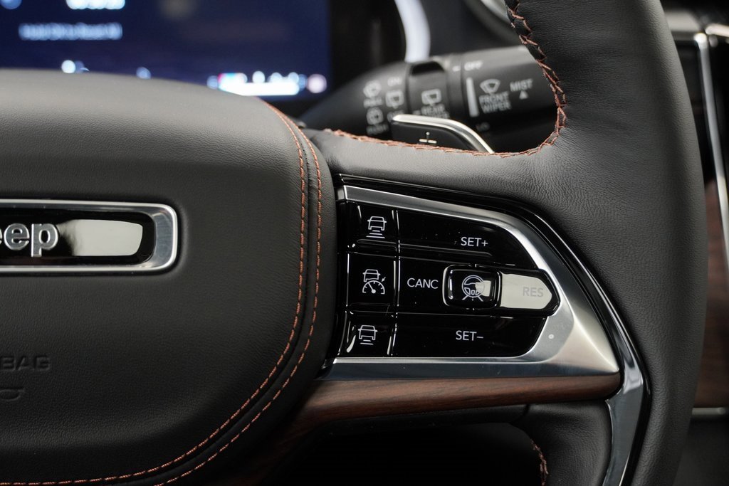 New 2025 Jeep Grand Cherokee Summit w/ Obsidian Package image 27