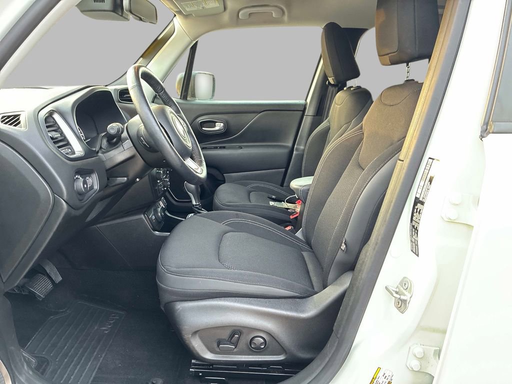 Used 2023 Jeep Renegade Latitude w/ Premium Group AWD/4WD image 17
