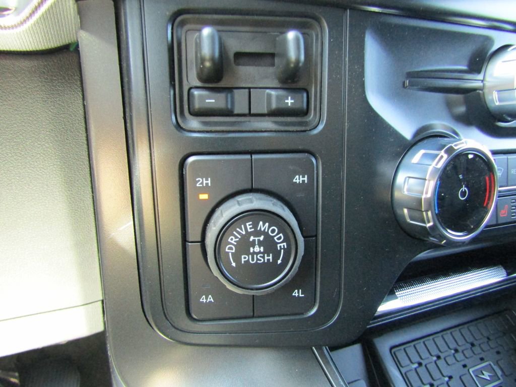 New 2025 Ford F150 Lariat w/ Equipment Group 501A Mid image 29