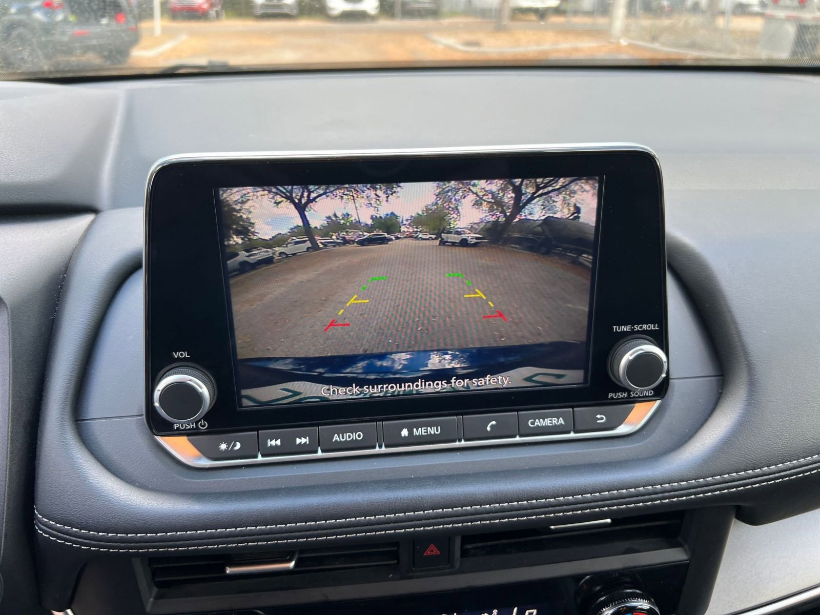 Used 2025 Nissan Rogue SV FWD image 25