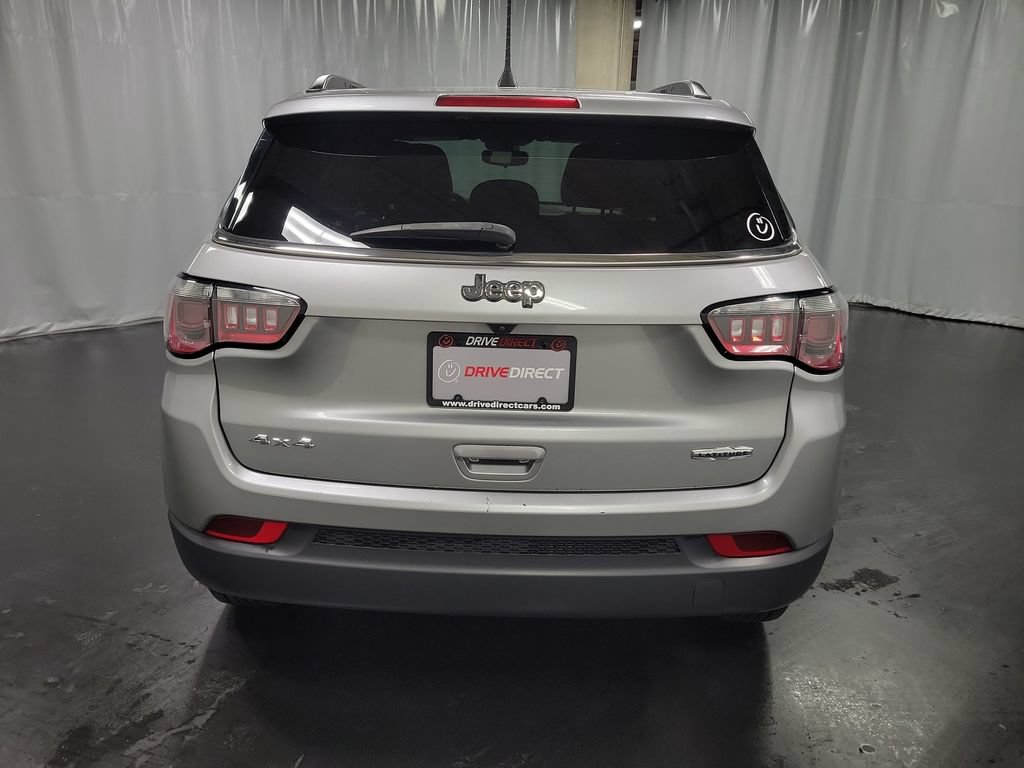 Used 2024 Jeep Compass Latitude AWD/4WD image 7