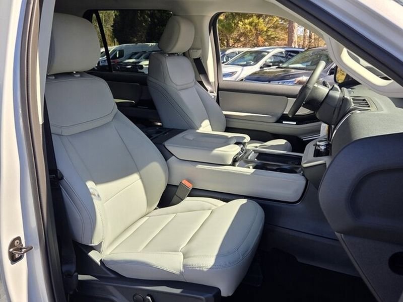New 2026 Ford Expedition Active image 19