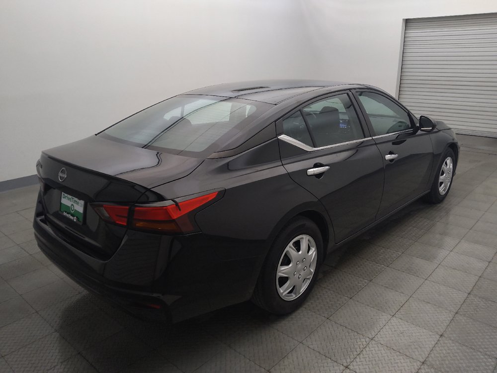 Used 2024 Nissan Altima 2.5 S FWD image 9