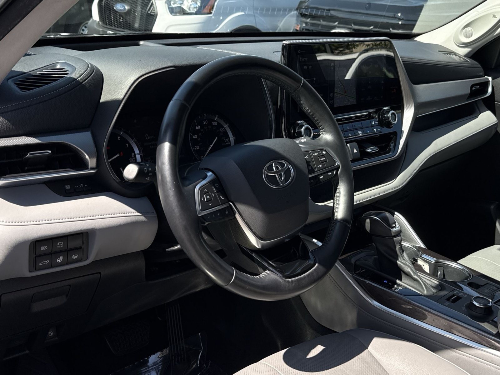 Used 2020 Toyota Highlander Platinum AWD/4WD image 16
