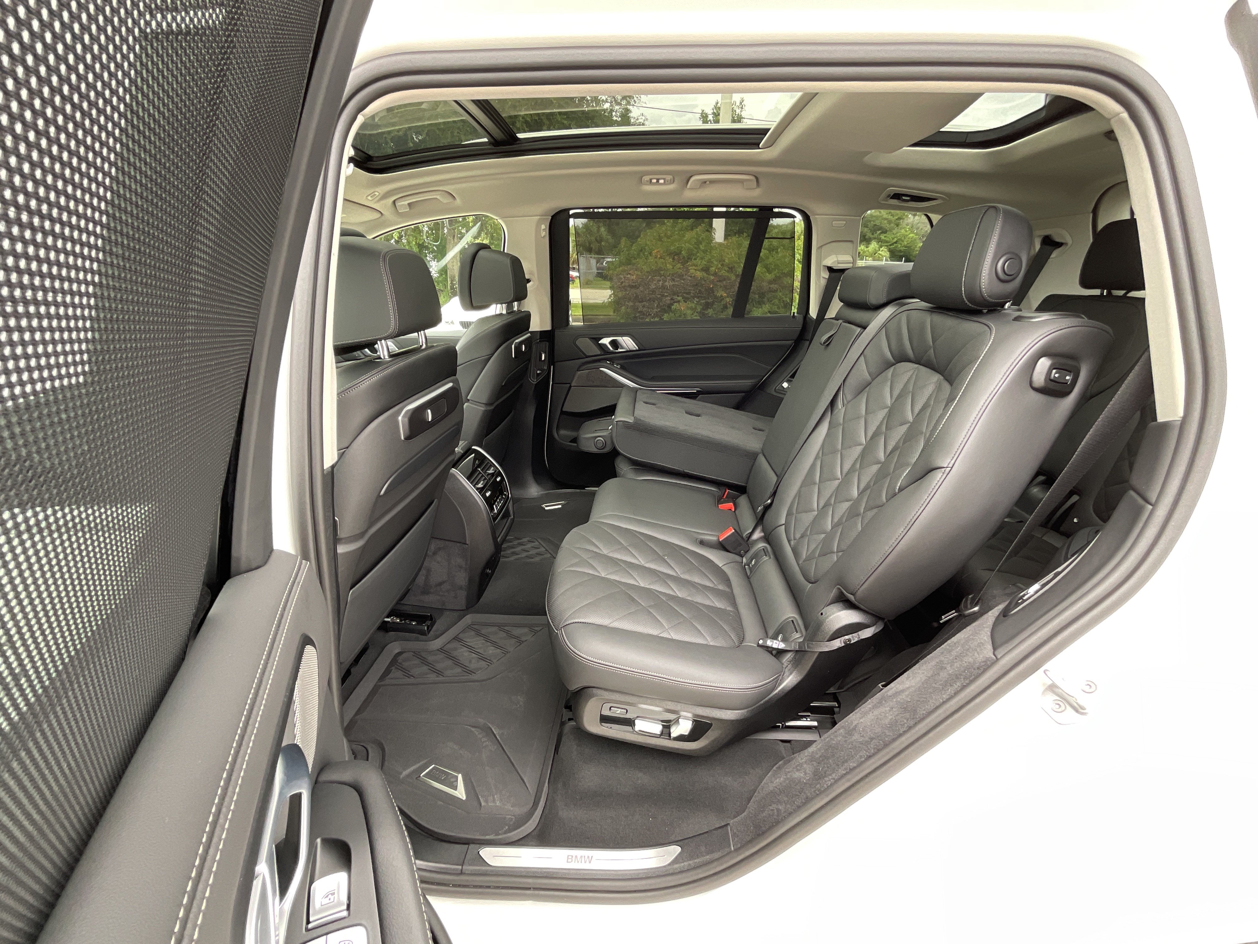 Certified 2026 BMW X7 xDrive40i w/ Premium Package AWD/4WD image 27