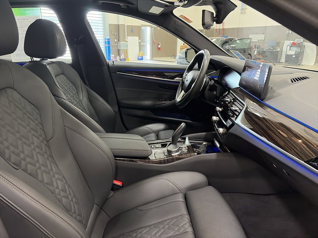 Used 2023 BMW 530i xDrive w/ Convenience Package image 9