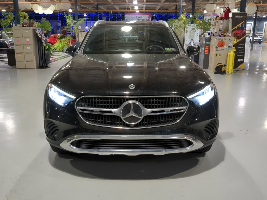 Used 2023 Mercedes-Benz GLC 300 4MATIC image 3