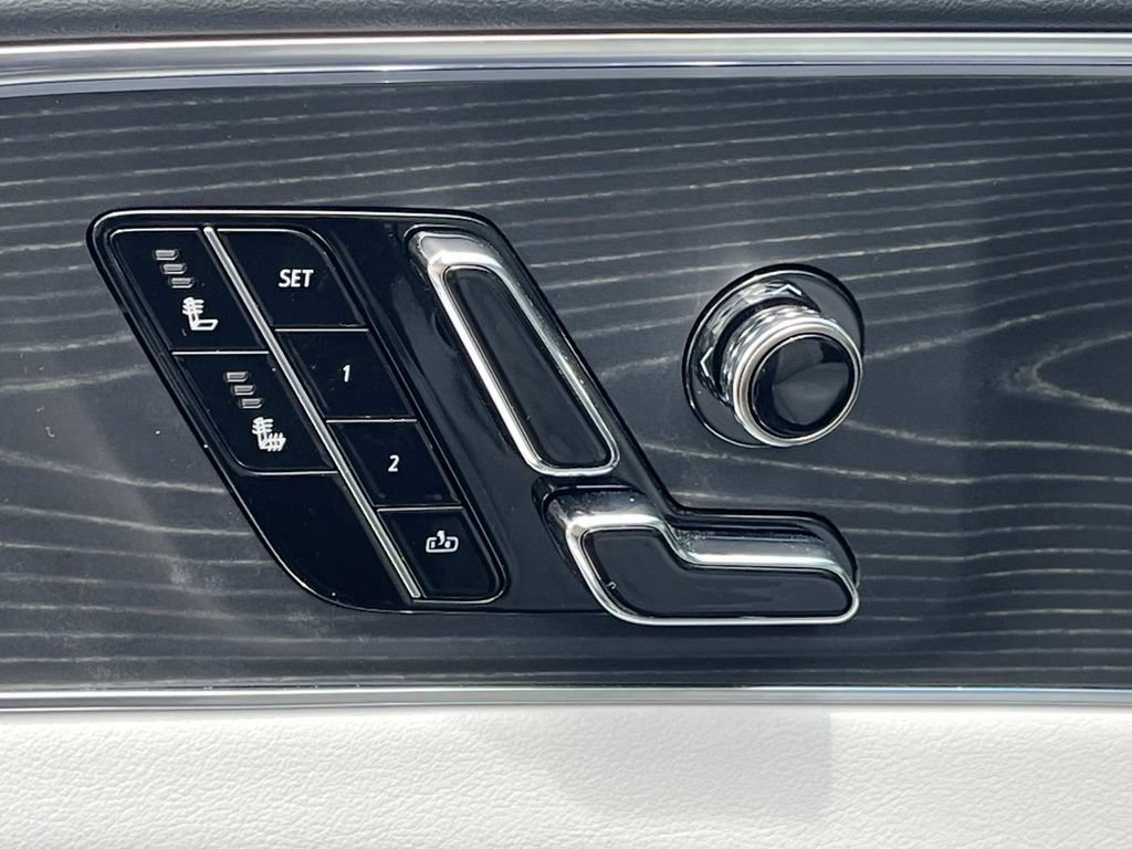 Certified 2024 Cadillac Lyriq Luxury RWD image 26