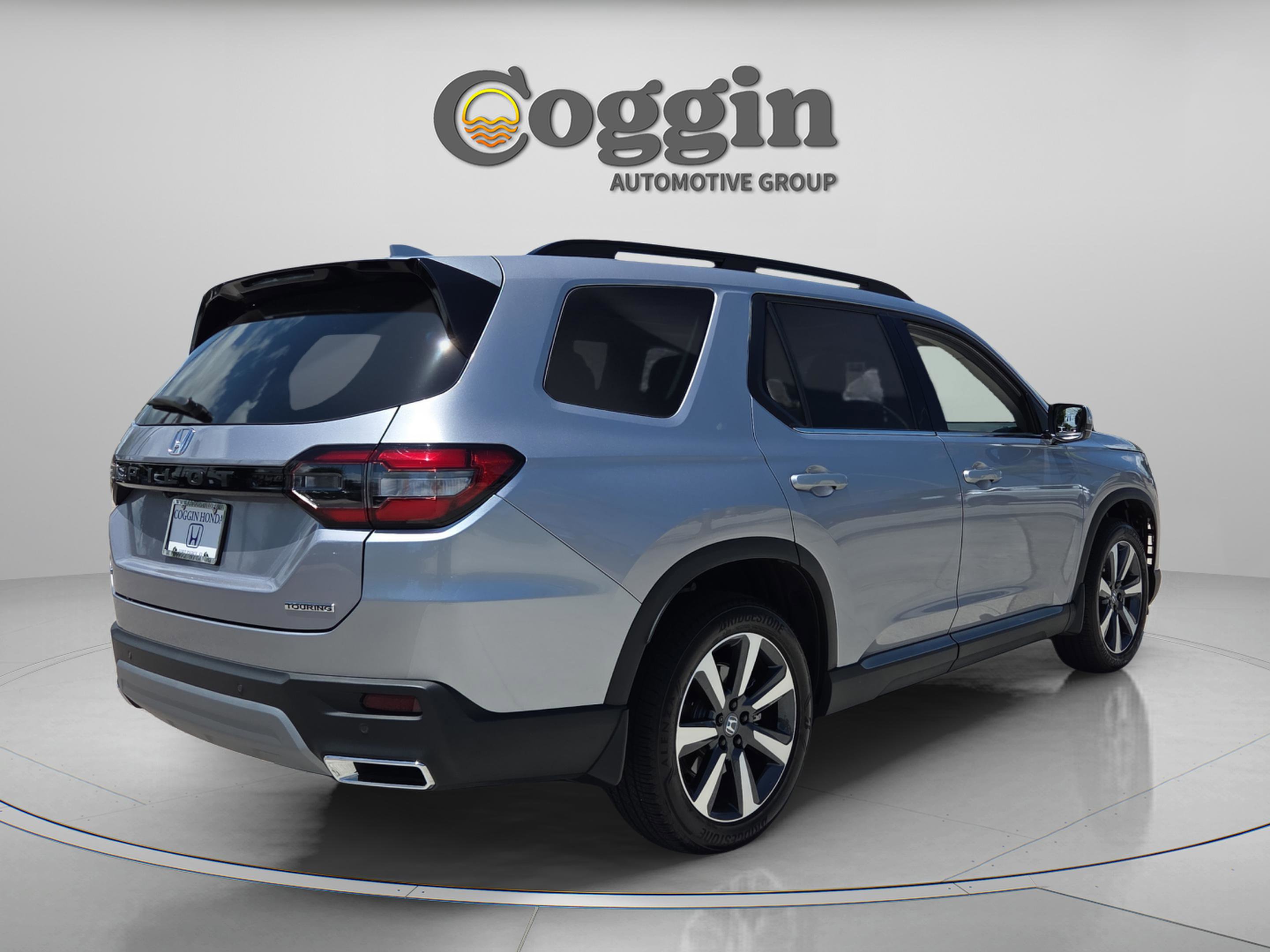 Used 2025 Honda Pilot Touring image 5