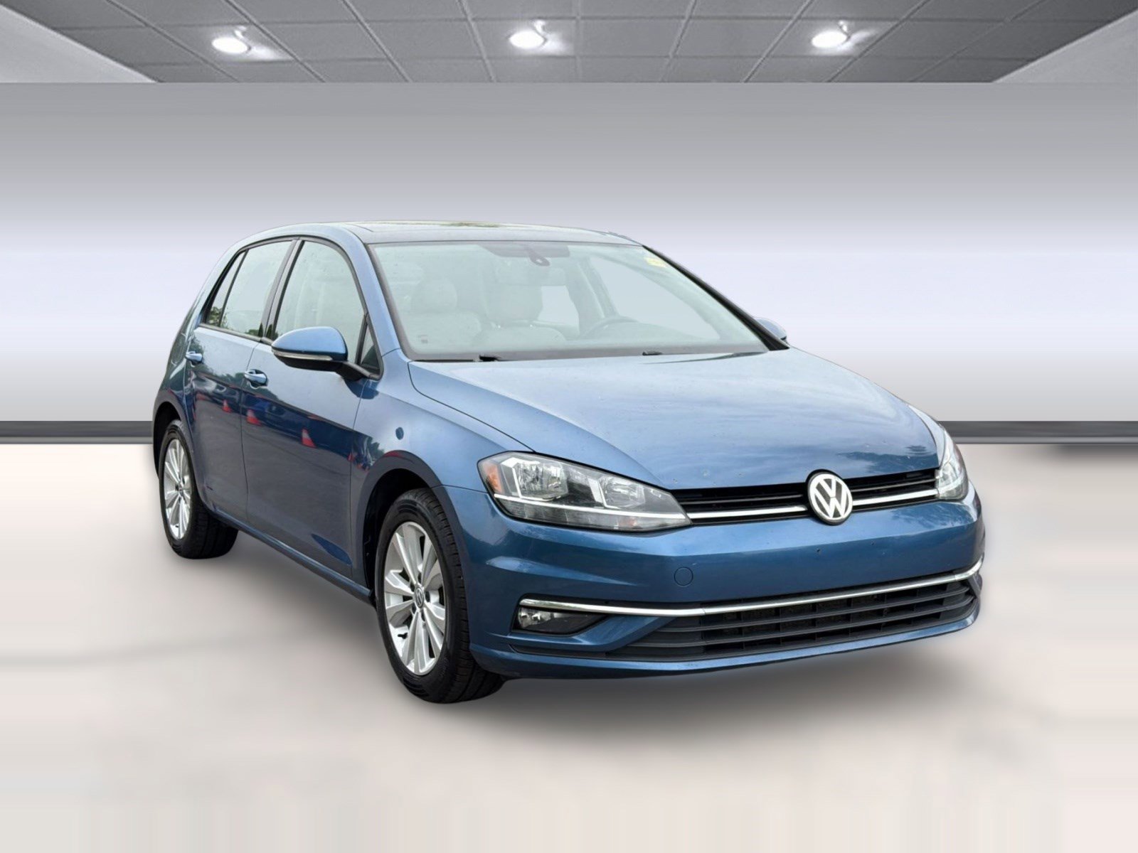 Used 2018 Volkswagen Golf SE image 7