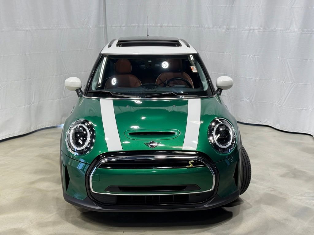 Used 2024 MINI Cooper SE w/ Signature Upholstery Package video 2