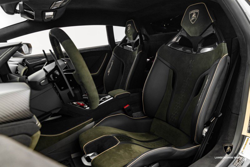 Used 2024 Lamborghini Huracan Sterrato image 35