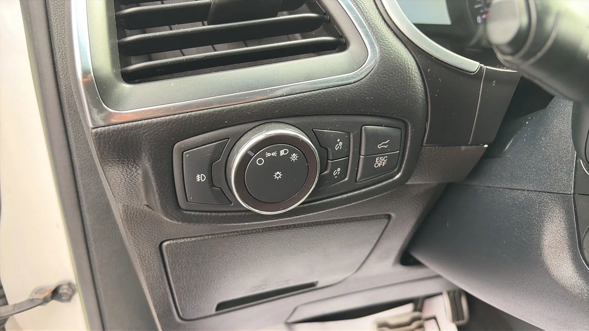 Used 2019 Ford Edge ST w/ Cold Weather Package image 13