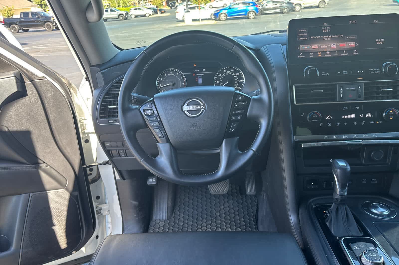 Used 2021 Nissan Armada SV w/ SV Appearance Package RWD image 16