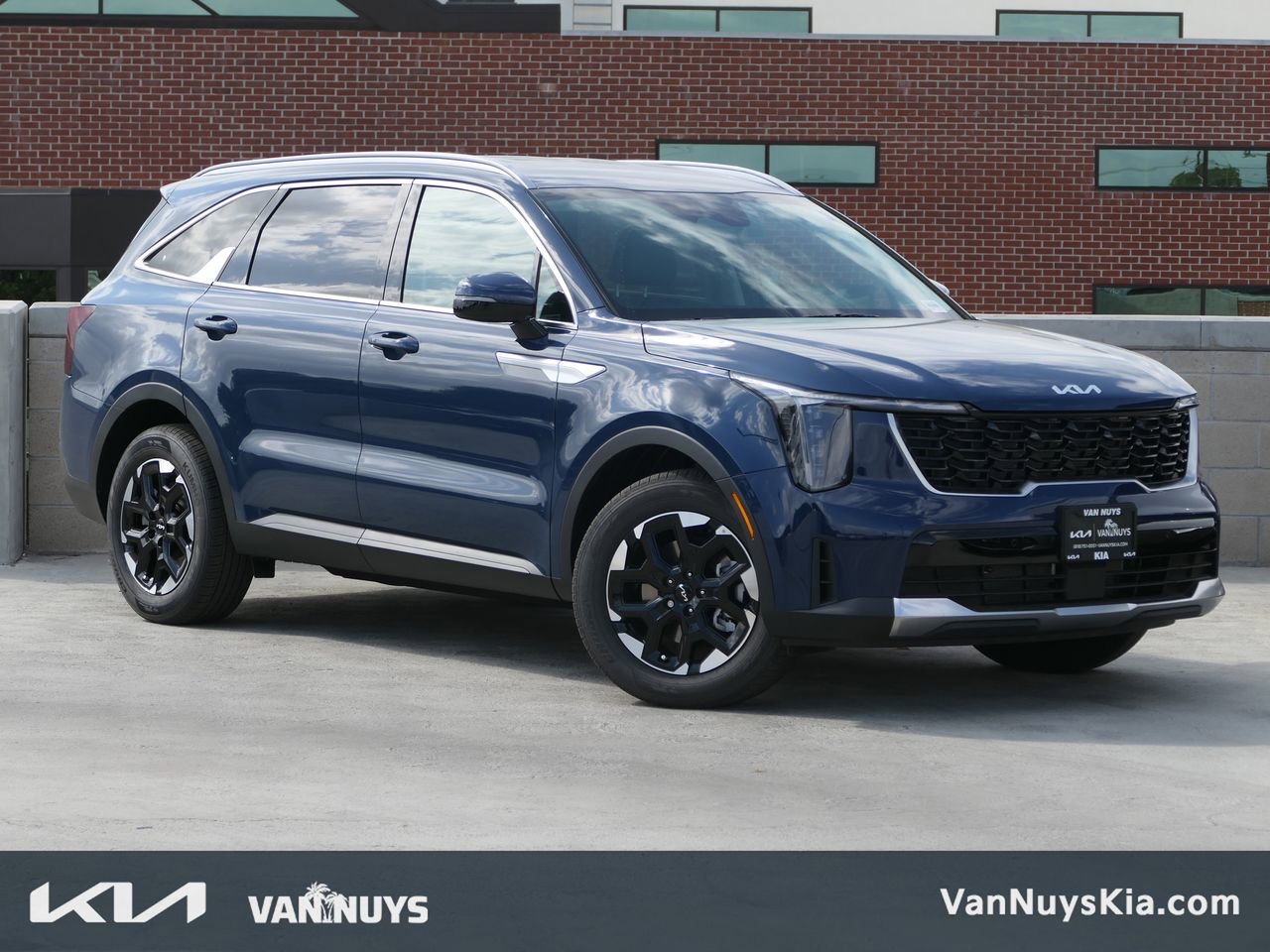New 2025 Kia Sorento S