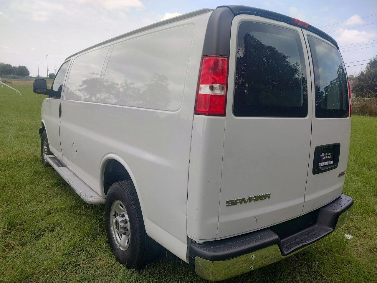 Used 2021 GMC Savana 2500 w/ Driver Convenience Package image 5