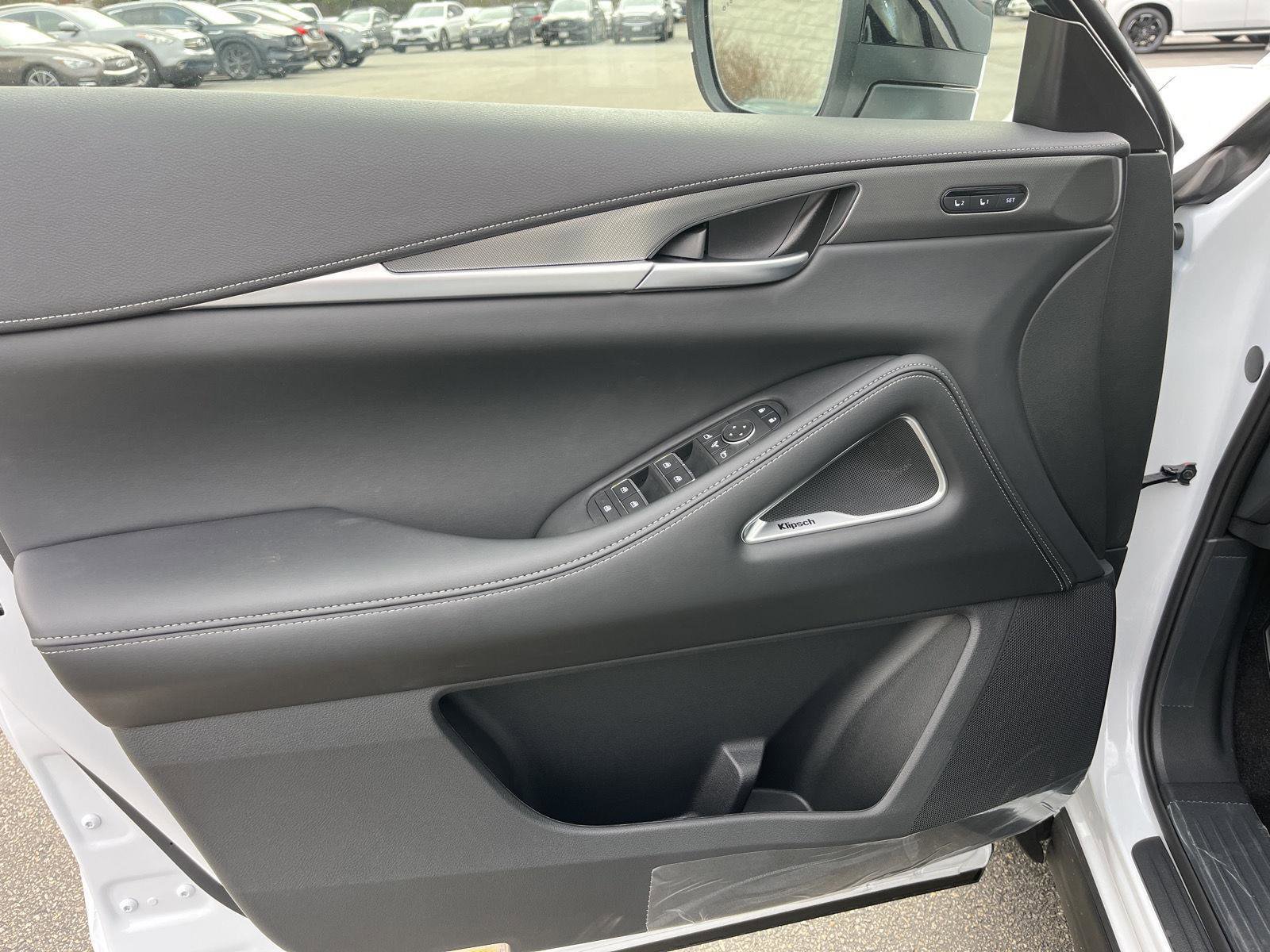 New 2026 INFINITI QX60 Luxe w/ Cargo Package image 10