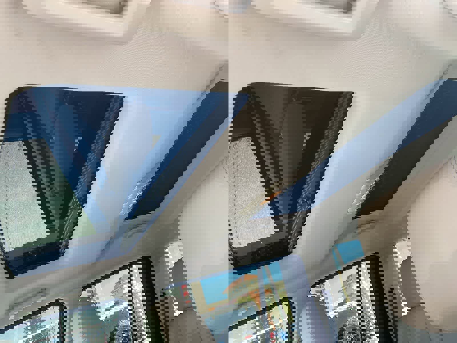 Used 2011 Land Rover LR4 HSE LUX image 13