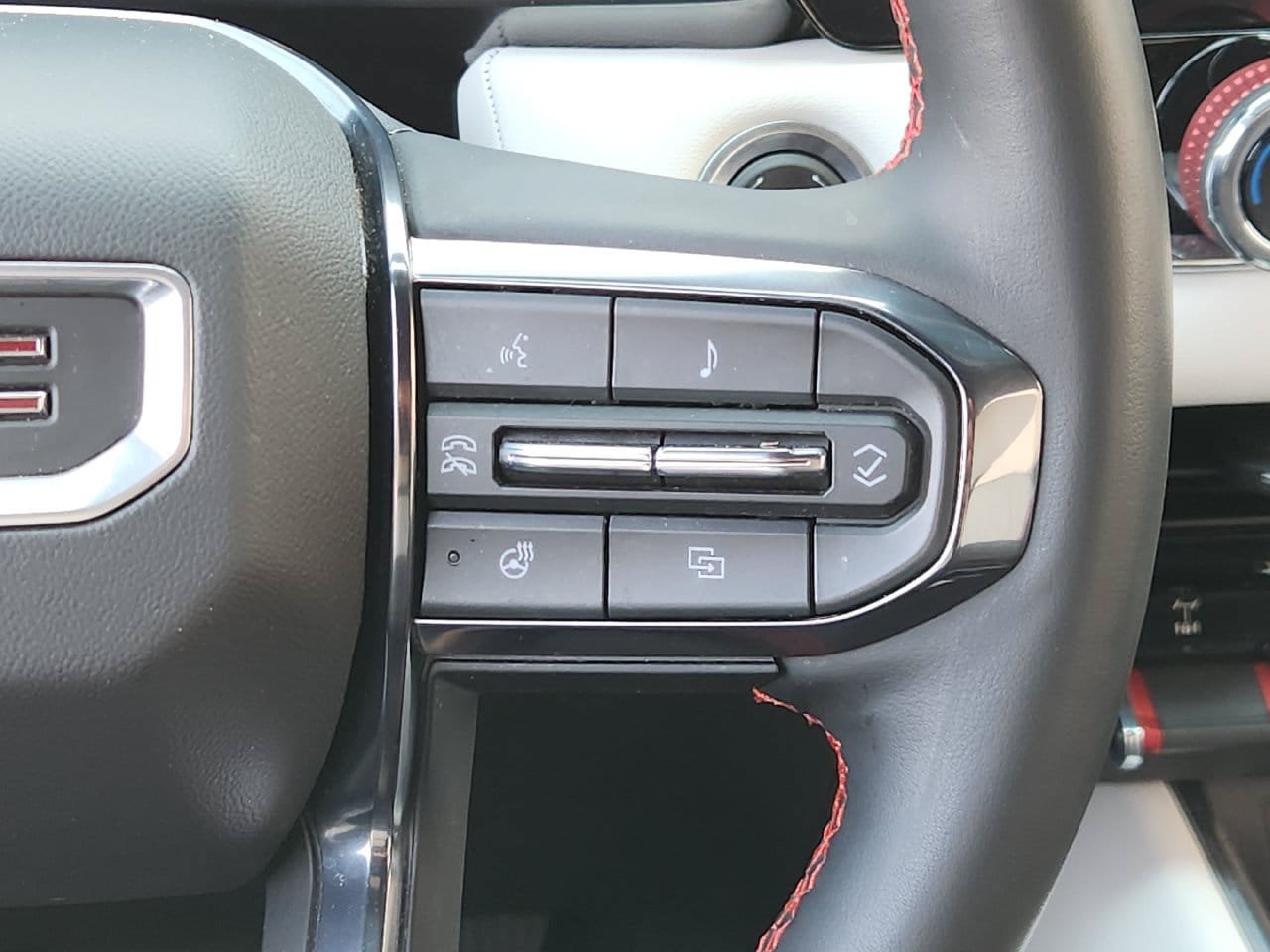 Used 2024 GMC Canyon AT4X AWD/4WD image 27