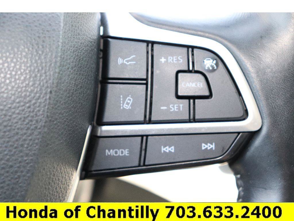 Used 2022 Toyota Highlander LE AWD/4WD image 12