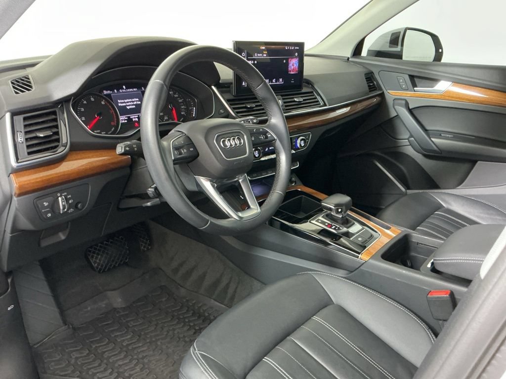 Used 2022 Audi Q5 2.0T Premium w/ Convenience Package AWD/4WD image 12