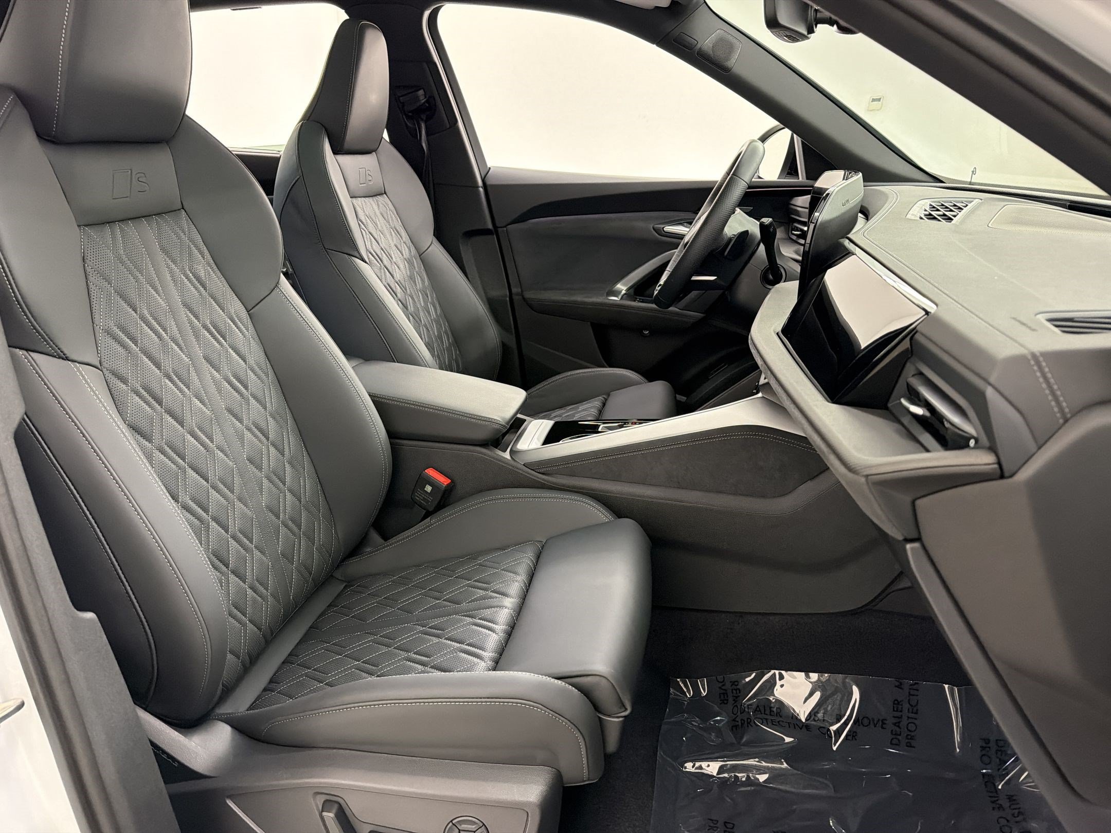Used 2025 Audi SQ5 Premium Plus AWD/4WD image 24