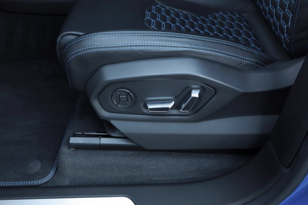 Used 2019 Lamborghini Urus AWD/4WD image 29