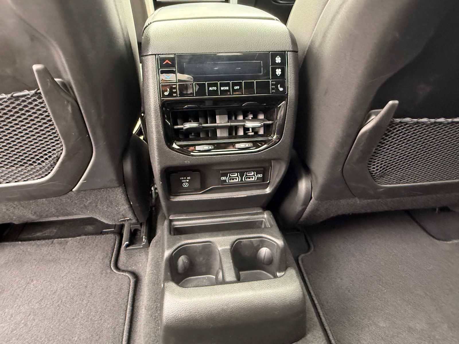 Used 2024 Jeep Grand Cherokee L Overland w/ Luxury Tech Group IV AWD/4WD image 20