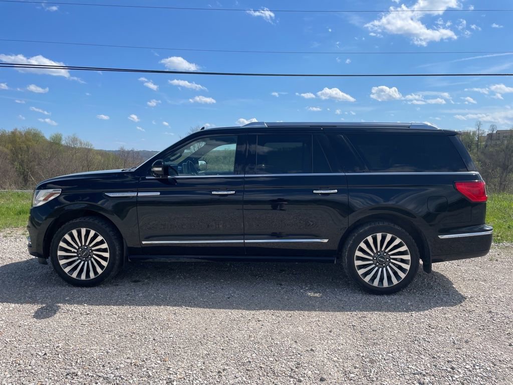 Used 2018 Lincoln Navigator L Reserve w/ Technology Package AWD/4WD image 8