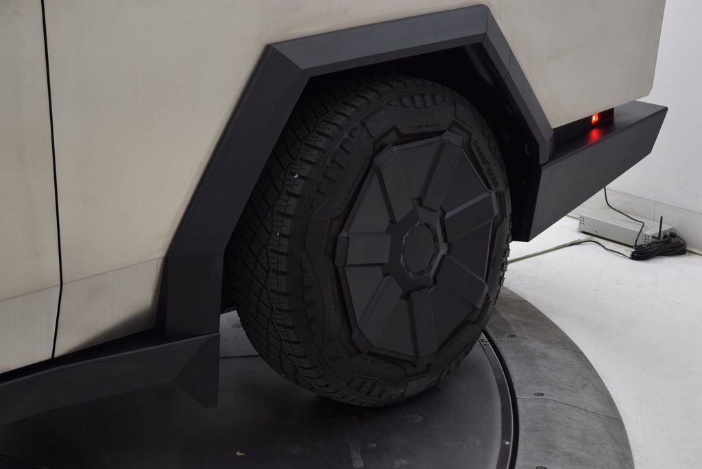 Used 2025 Tesla Cybertruck Cyberbeast image 8