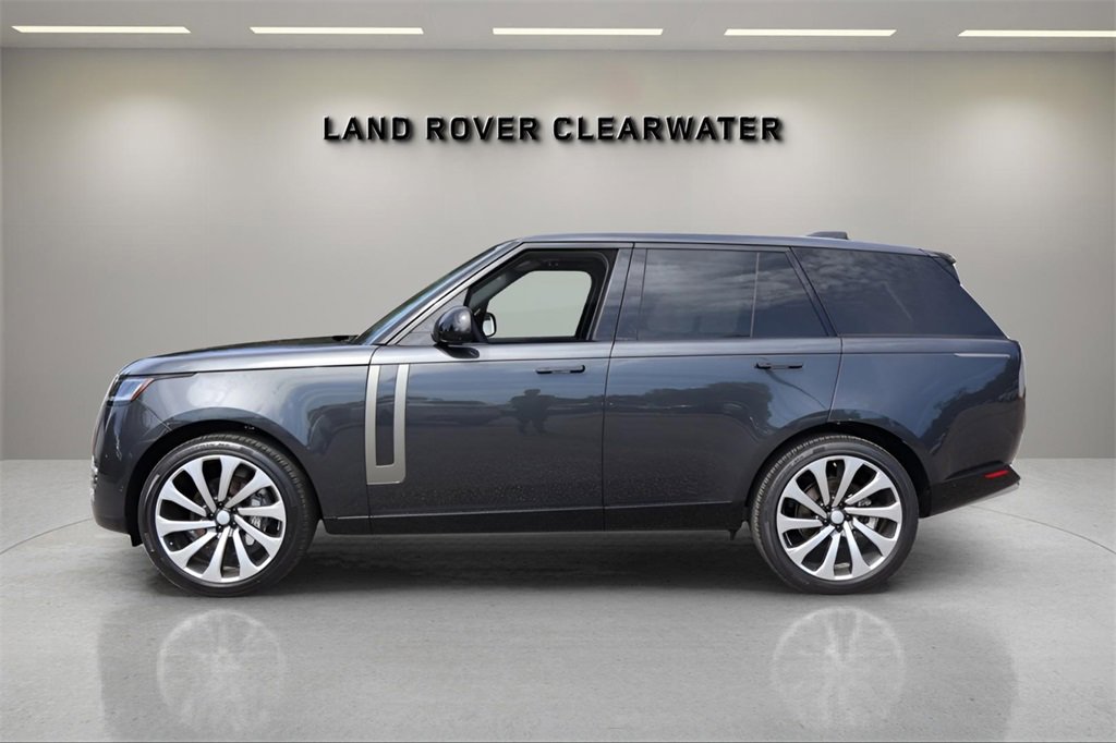 New 2025 Land Rover Range Rover SE image 2