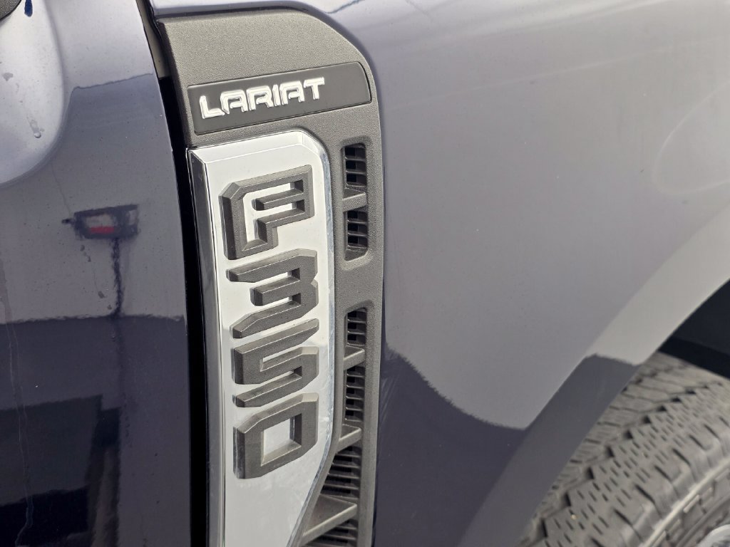 Used 2025 Ford F350 Lariat w/ Lariat Ultimate Package AWD/4WD image 17