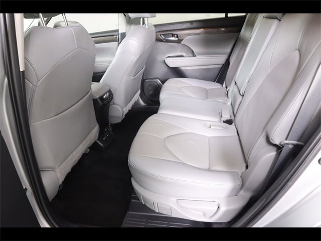 Used 2023 Toyota Highlander Limited image 18
