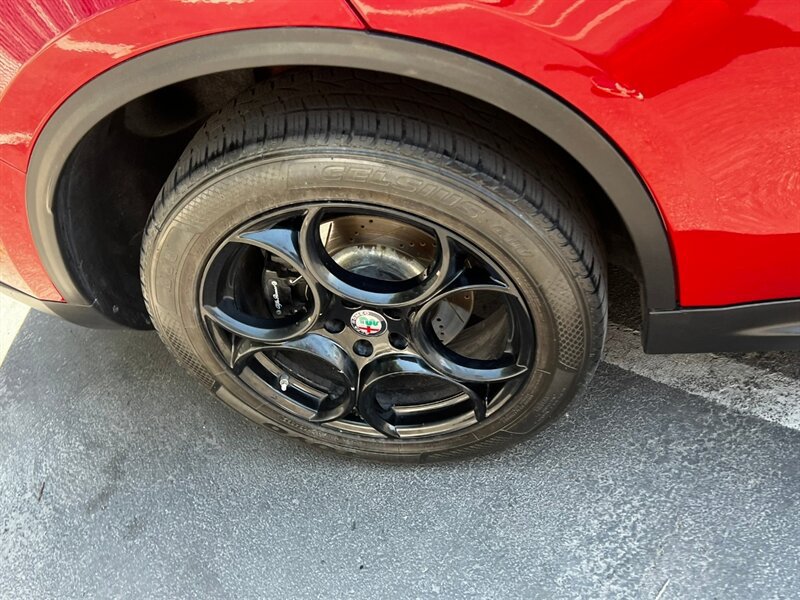 Used 2018 Alfa Romeo Stelvio Ti Lusso AWD/4WD image 12