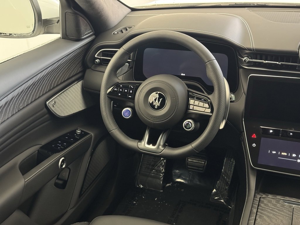 New 2025 Maserati Grecale GT image 17