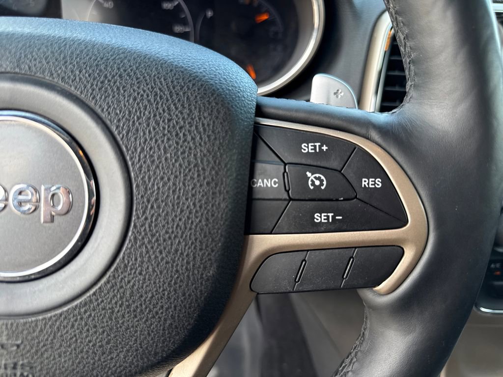 Used 2014 Jeep Grand Cherokee Limited w/ Luxury Group II image 17