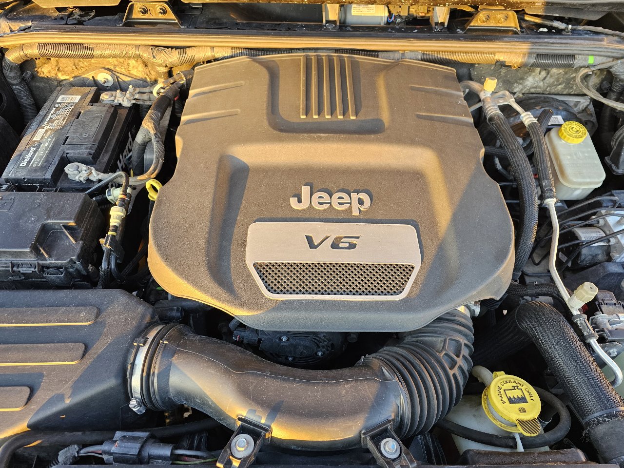 Used 2015 Jeep Wrangler Unlimited Sahara w/ Connectivity Group image 36