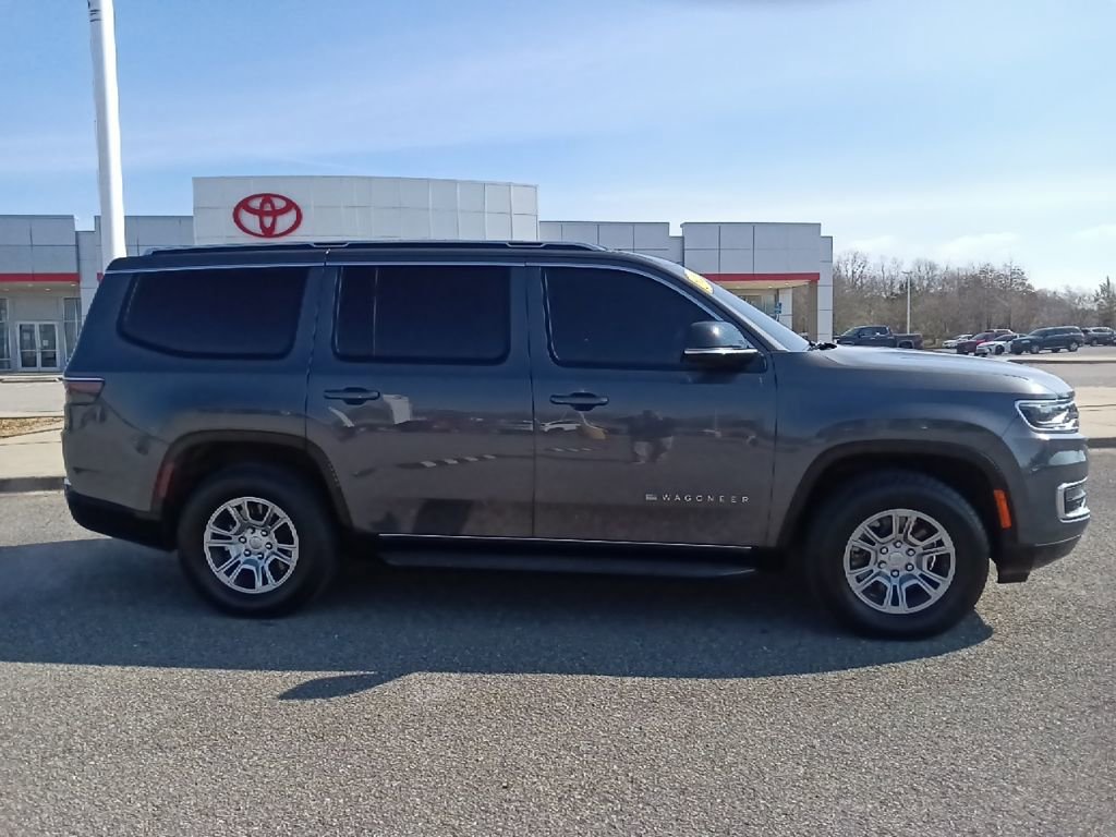 Used 2023 Jeep Wagoneer 2WD image 2