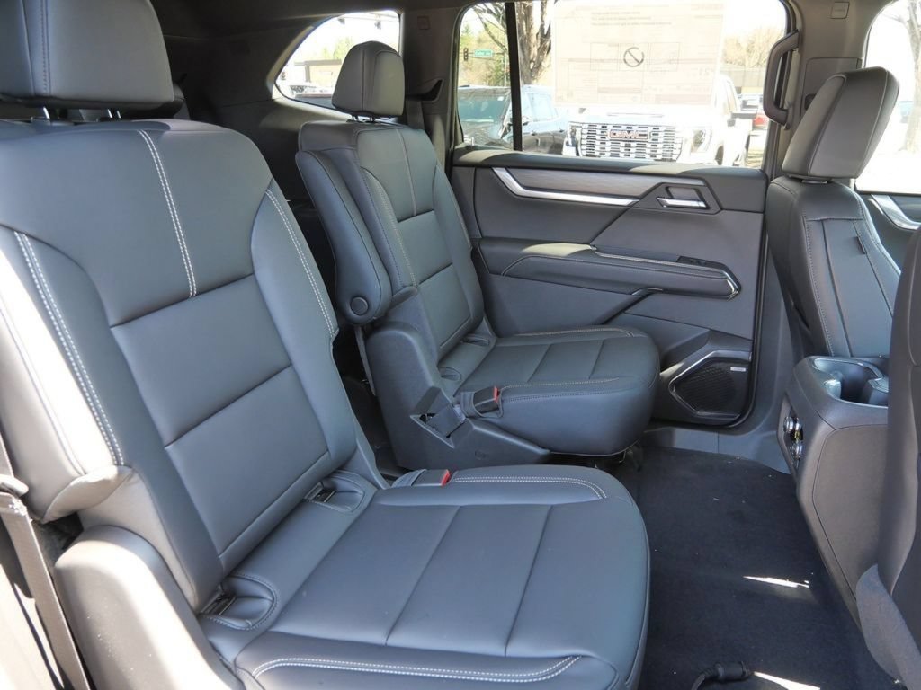 New 2026 GMC Acadia Elevation w/ Elevation Premium Package AWD/4WD image 32