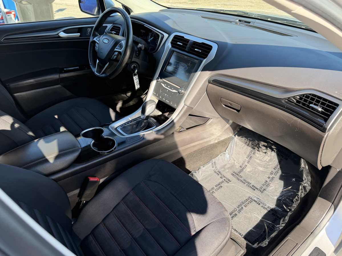 Used 2014 Ford Fusion SE image 9