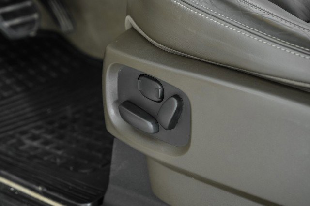 Used 2015 Land Rover LR4 HSE LUX image 34